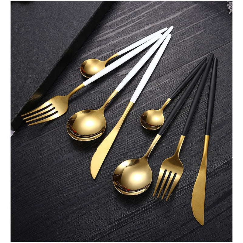 Conjunto de talher luxo ouro com 24 peças Facas, garfos, colheres, talheres. Elegância à Mesa
